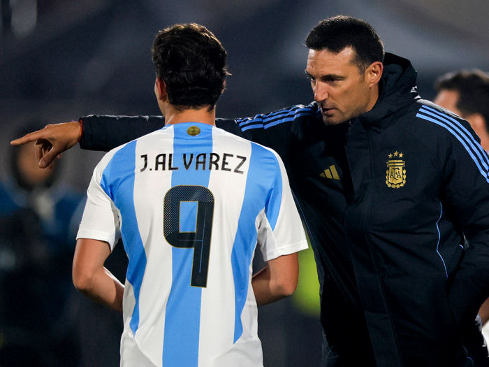 The Tactical Revolution: How Managers Are Redefining Football in 2025